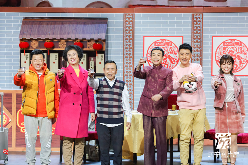 小品《团圆饭》潘长江,巩汉林,黄晓娟,潘阳,巩天阔,郭金杰